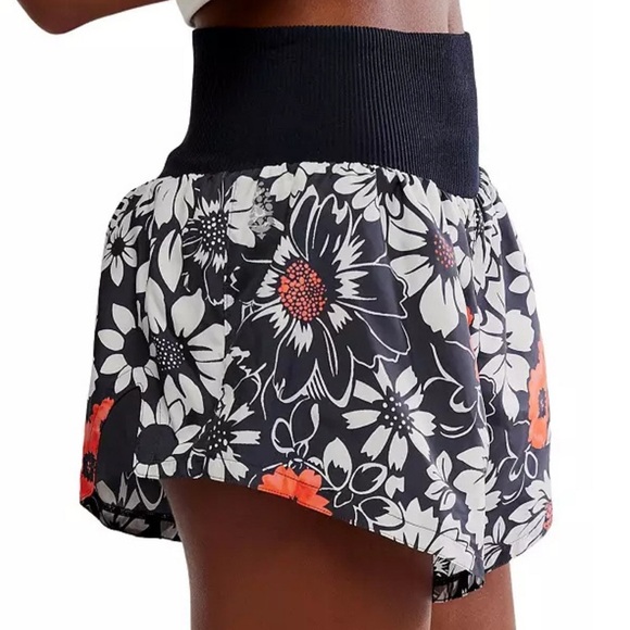 Free People Movement NWT Carpe Diem Printed HR Shorts Women’s Large Tuxedo Daisy - Picture 2 of 9